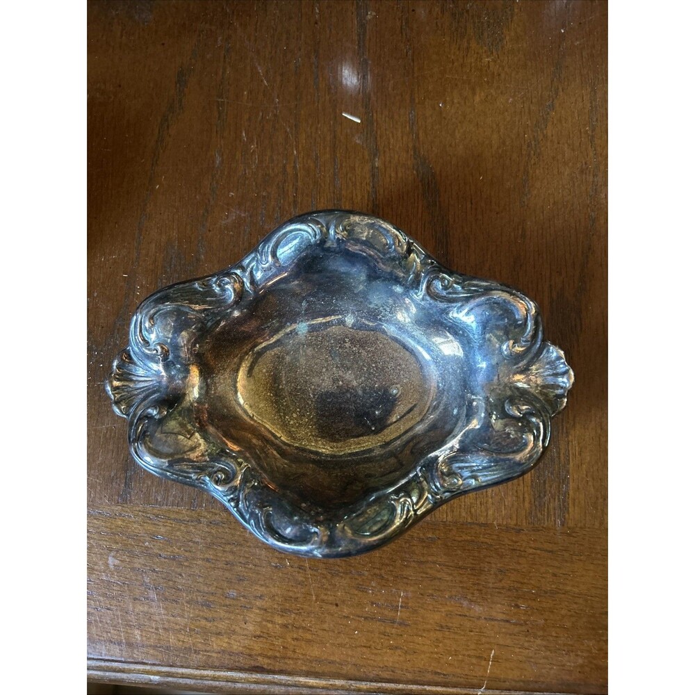 Vintage Oneida Silver Plated Nut Bowl Candy Dish Trinket Dish Made USA 7"× 4.5"